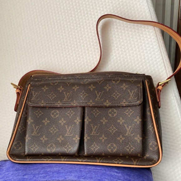 Vintage messenger style LV. - Picture 3 of 11